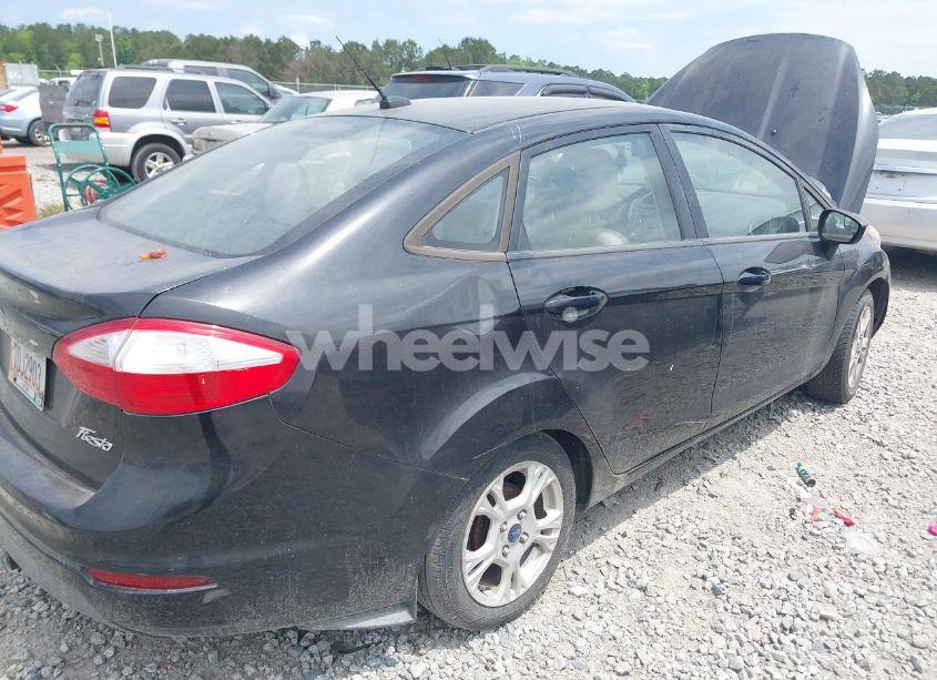 Photo 6 of 2014 Ford Fiesta SE (VIN 3FADP4BJXEM232657)