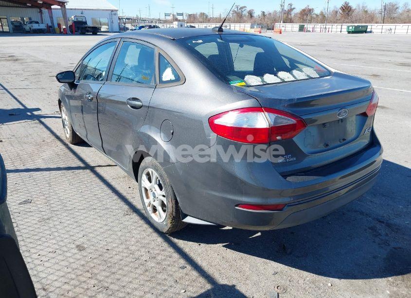 Photo 3 of 2015 Ford Fiesta SE (VIN 3FADP4BJXFM101939)