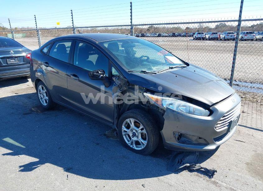 Photo 6 of 2015 Ford Fiesta SE (VIN 3FADP4BJXFM101939)