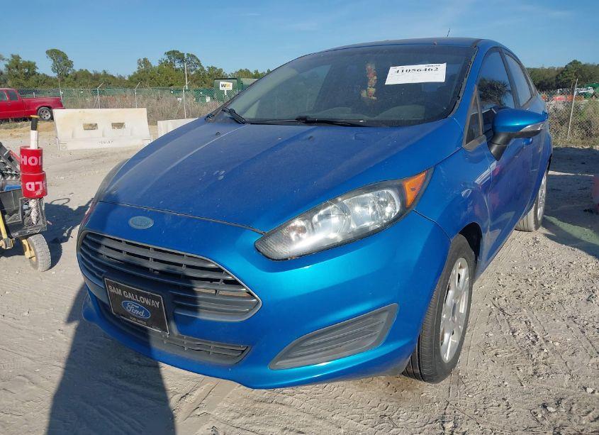 Photo 2 of 2015 Ford Fiesta SE (VIN 3FADP4BJXFM110284)