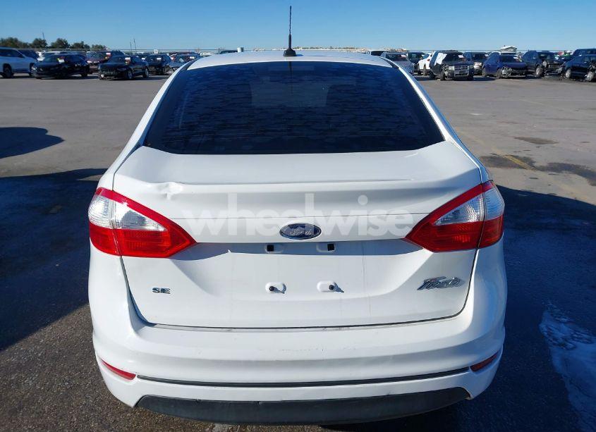 Photo 16 of 2016 Ford Fiesta SE (VIN 3FADP4BJXGM141083)