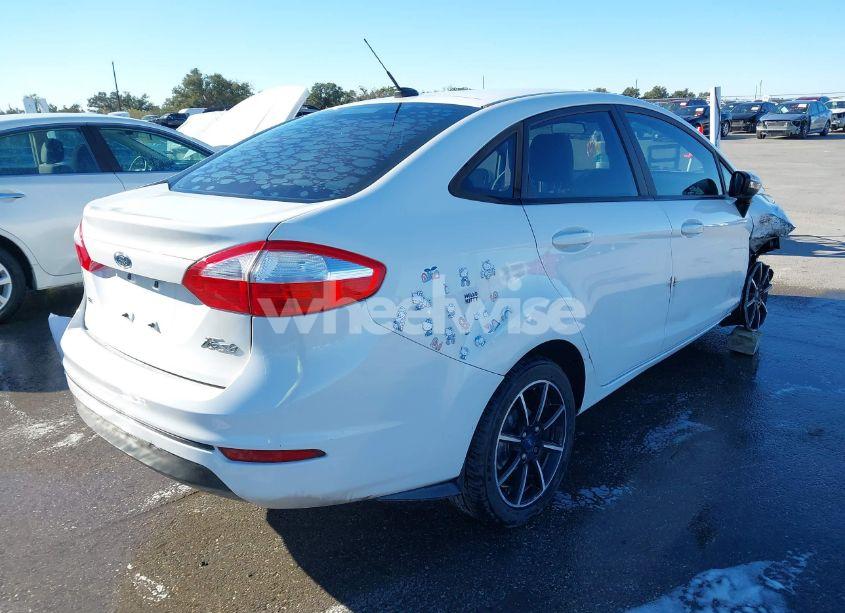 Photo 4 of 2016 Ford Fiesta SE (VIN 3FADP4BJXGM141083)