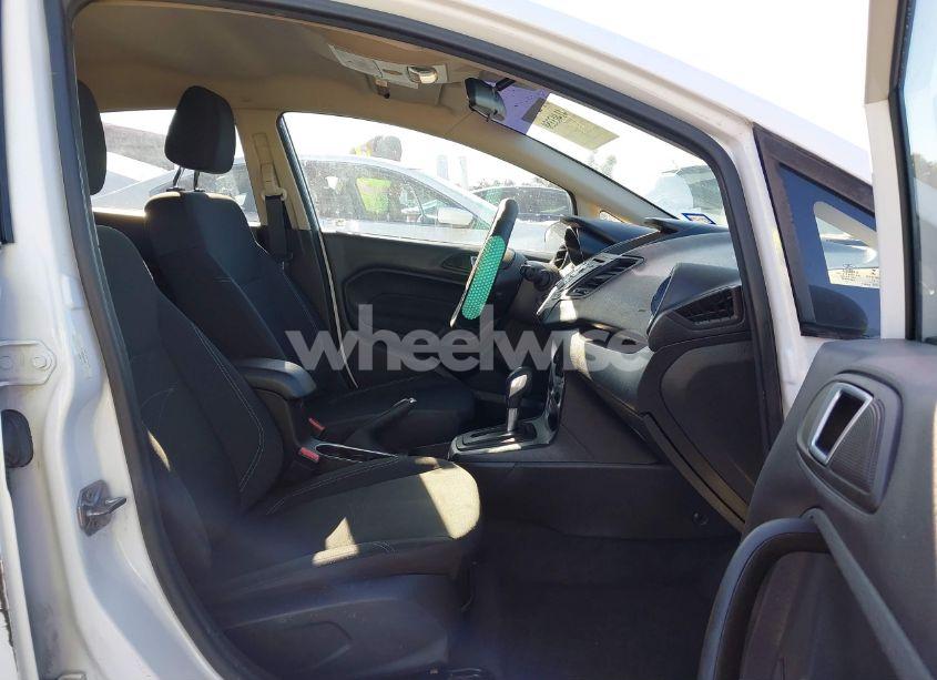 Photo 5 of 2016 Ford Fiesta SE (VIN 3FADP4BJXGM141083)