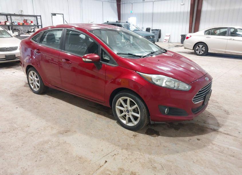 2016 Ford Fiesta SE (VIN 3FADP4BJXGM195113) main photo