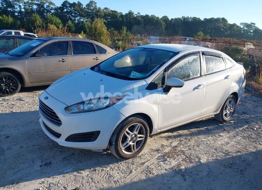 Photo 2 of 2017 Ford Fiesta SE (VIN 3FADP4BJXHM118470)