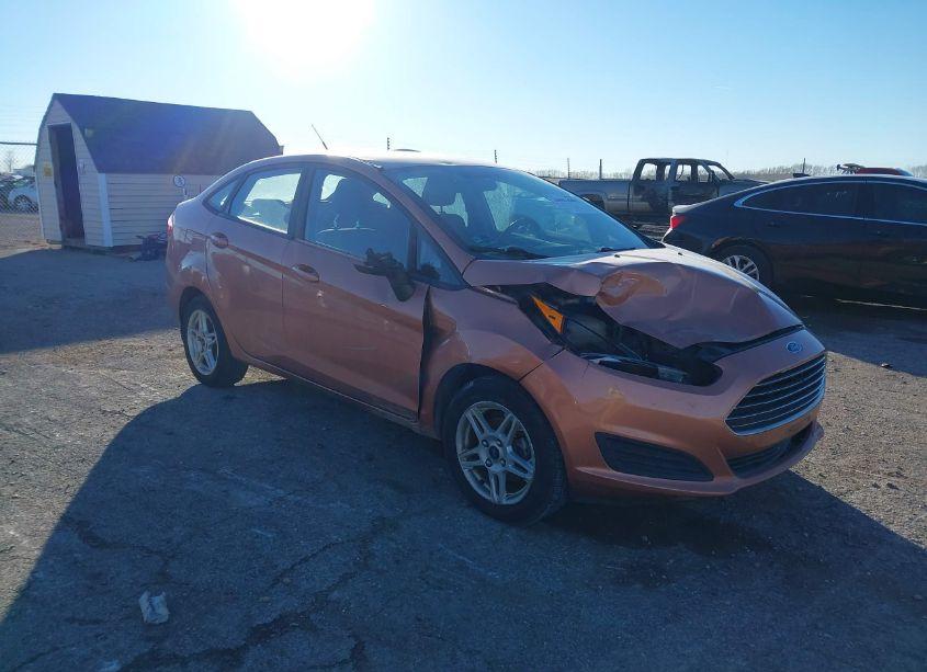 2017 Ford Fiesta SE (VIN 3FADP4BJXHM123667) main photo