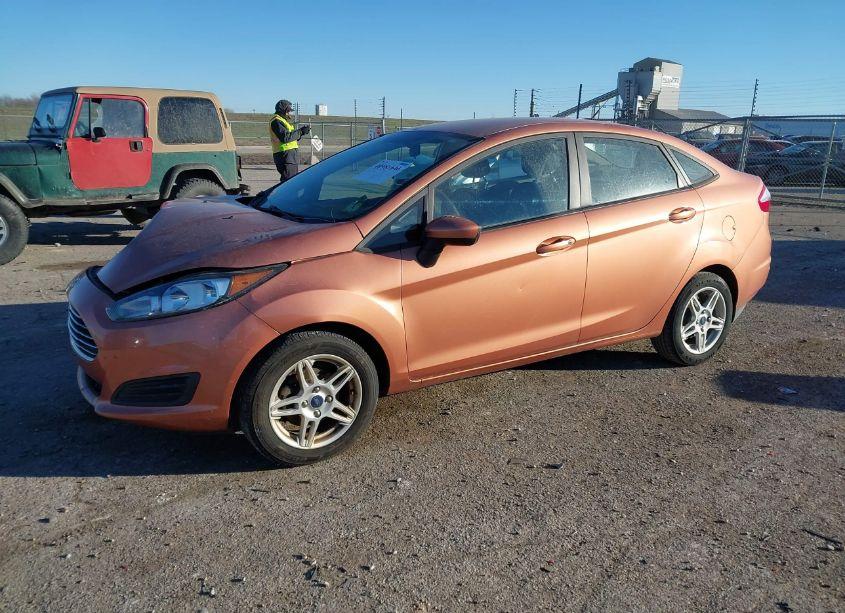 Photo 2 of 2017 Ford Fiesta SE (VIN 3FADP4BJXHM123667)