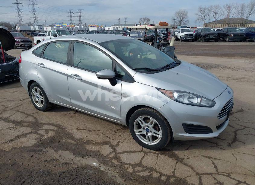 2017 Ford Fiesta SE (VIN 3FADP4BJXHM171377) main photo