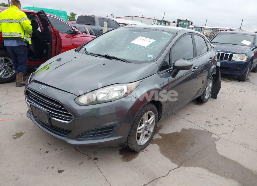 Photo 2 of 2018 Ford Fiesta SE (VIN 3FADP4BJXJM136232)