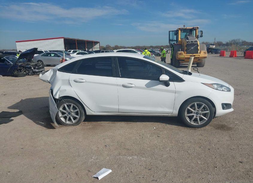 Photo 13 of 2019 Ford Fiesta SE (VIN 3FADP4BJXKM123546)