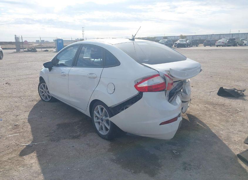 Photo 3 of 2019 Ford Fiesta SE (VIN 3FADP4BJXKM123546)