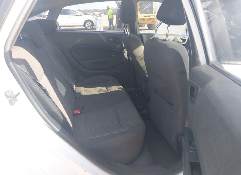 Photo 8 of 2019 Ford Fiesta SE (VIN 3FADP4BJXKM123546)