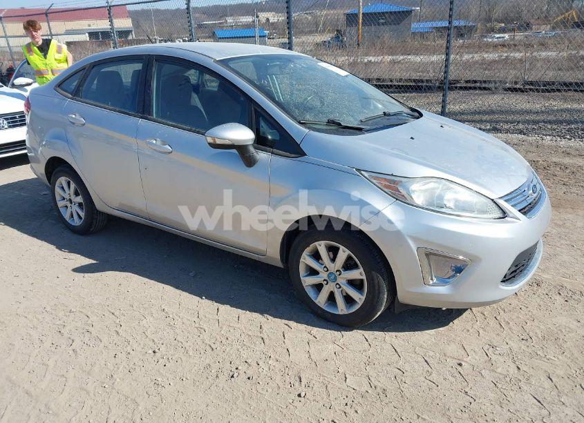 2011 Ford Fiesta SEL (VIN 3FADP4CJ2BM179950) main photo
