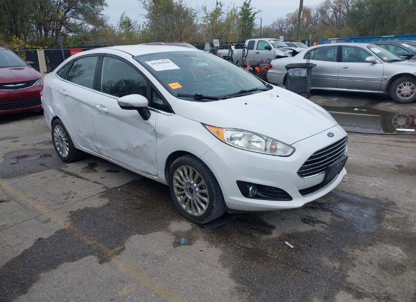 2015 Ford Fiesta TITANIUM (VIN 3FADP4CJ6FM138422) main photo