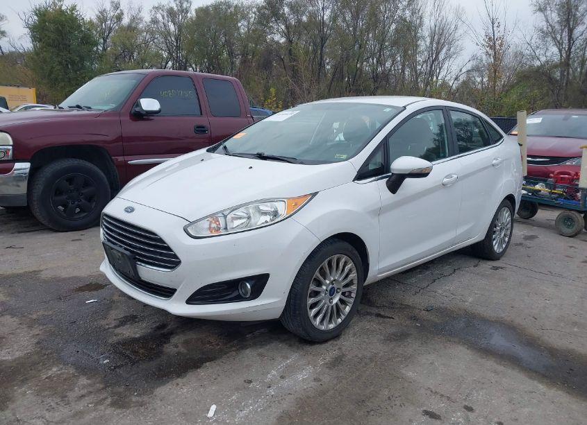 Photo 2 of 2015 Ford Fiesta TITANIUM (VIN 3FADP4CJ6FM138422)