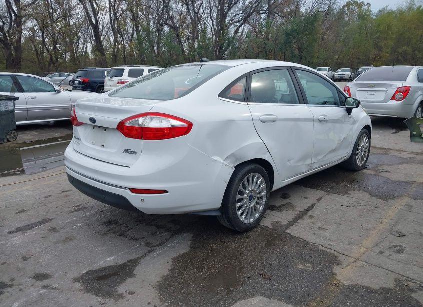Photo 4 of 2015 Ford Fiesta TITANIUM (VIN 3FADP4CJ6FM138422)