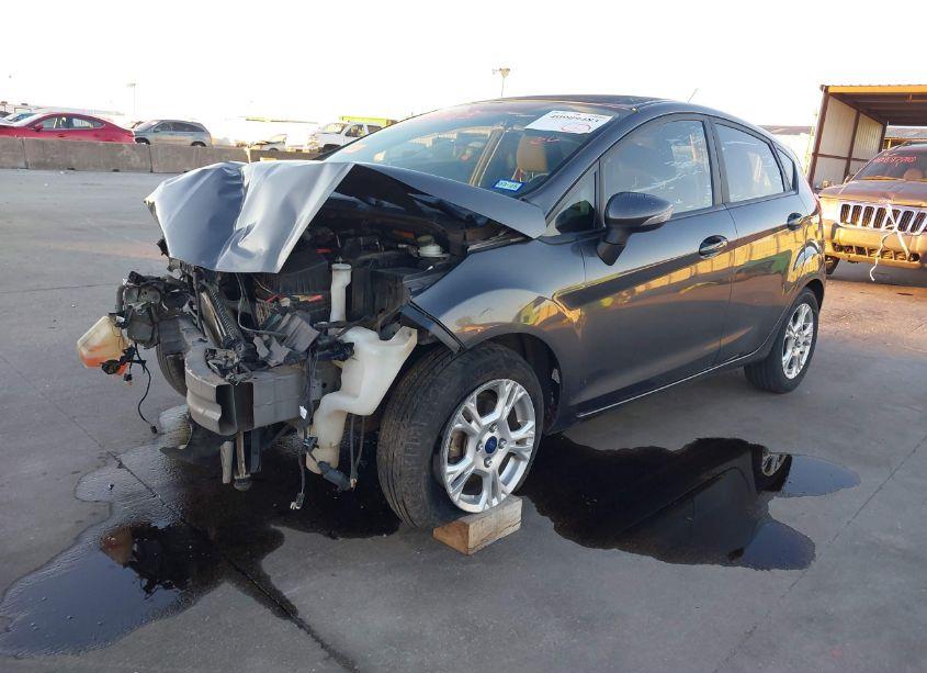 Photo 2 of 2015 Ford Fiesta SE (VIN 3FADP4EJ0FM123332)