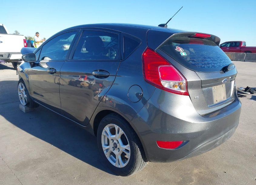 Photo 3 of 2015 Ford Fiesta SE (VIN 3FADP4EJ0FM123332)