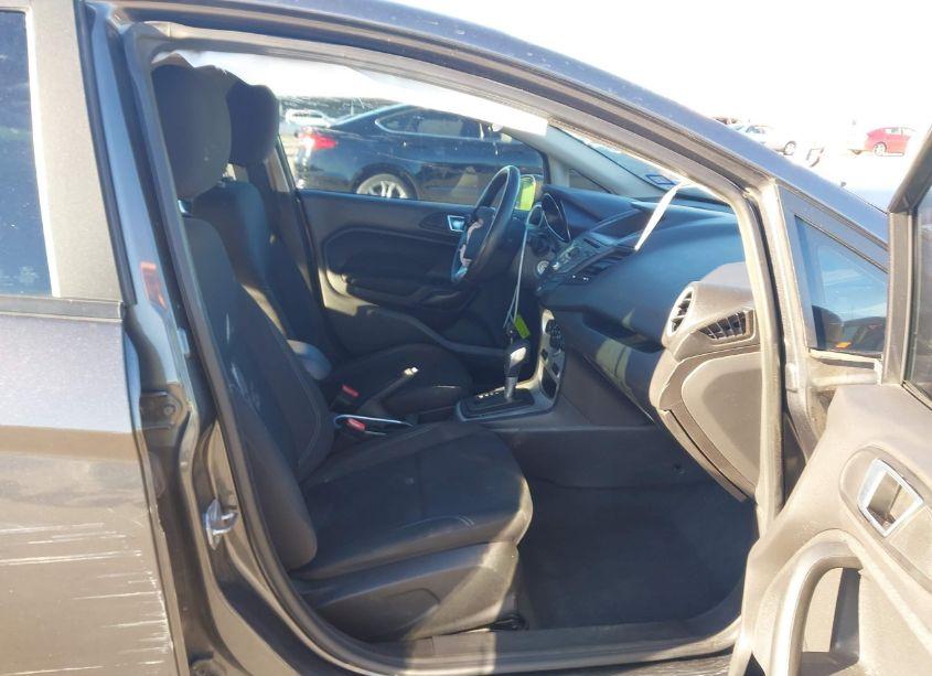 Photo 5 of 2015 Ford Fiesta SE (VIN 3FADP4EJ0FM123332)