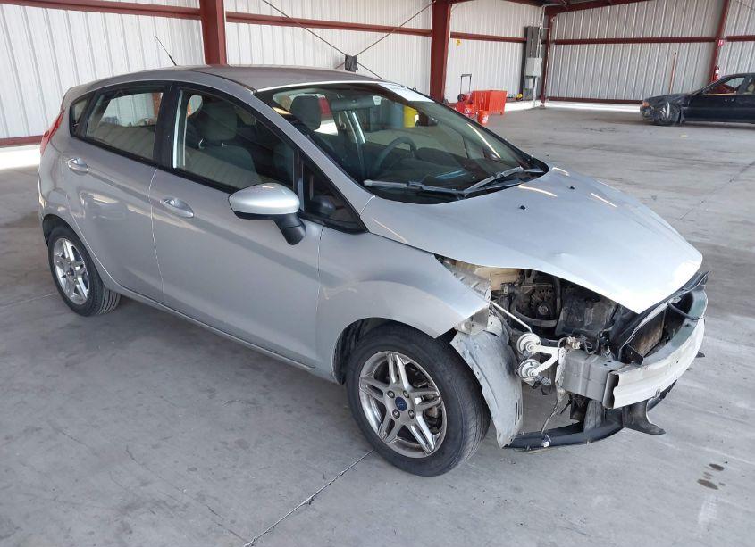 2017 Ford Fiesta SE (VIN 3FADP4EJ0HM115895) main photo
