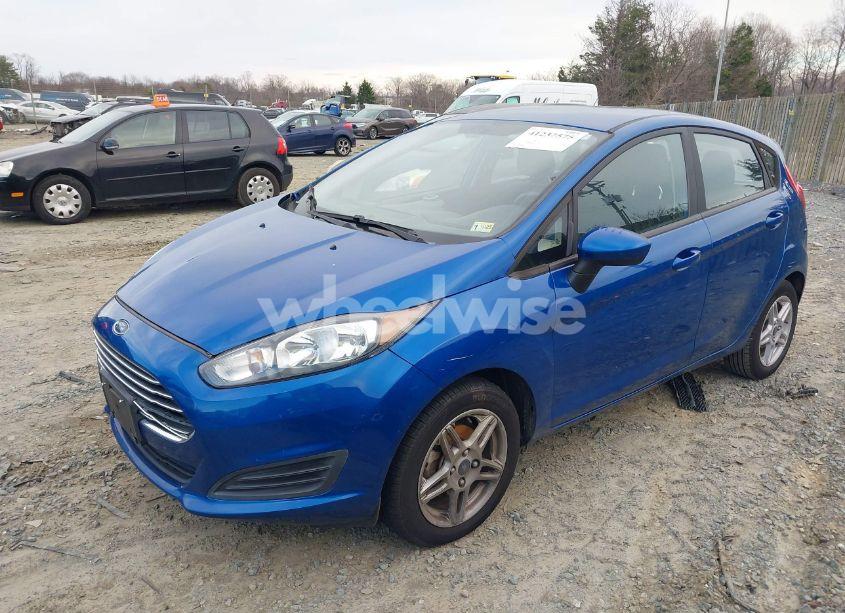 Photo 2 of 2019 Ford Fiesta SE (VIN 3FADP4EJ0KM140724)