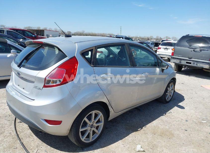 Photo 4 of 2019 Ford Fiesta SE (VIN 3FADP4EJ0KM148614)