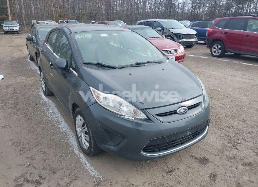 2011 Ford Fiesta SE (VIN 3FADP4EJ1BM102094) main photo