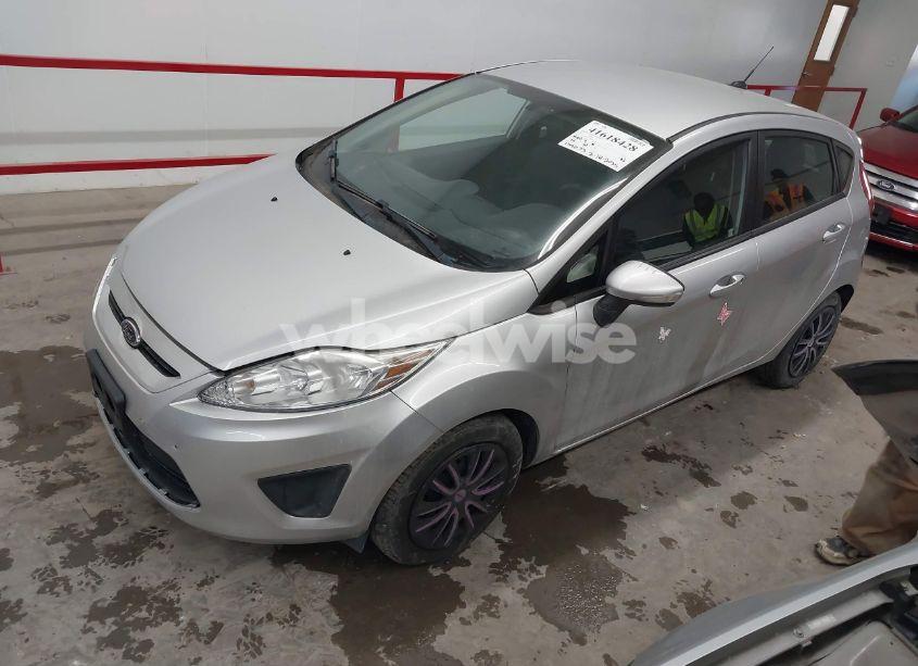 Photo 2 of 2013 Ford Fiesta SE (VIN 3FADP4EJ1DM184203)