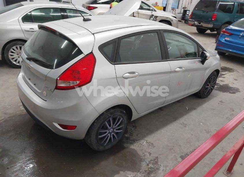 Photo 4 of 2013 Ford Fiesta SE (VIN 3FADP4EJ1DM184203)