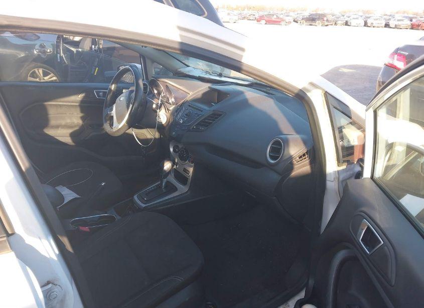 Photo 5 of 2014 Ford Fiesta SE (VIN 3FADP4EJ1EM102763)