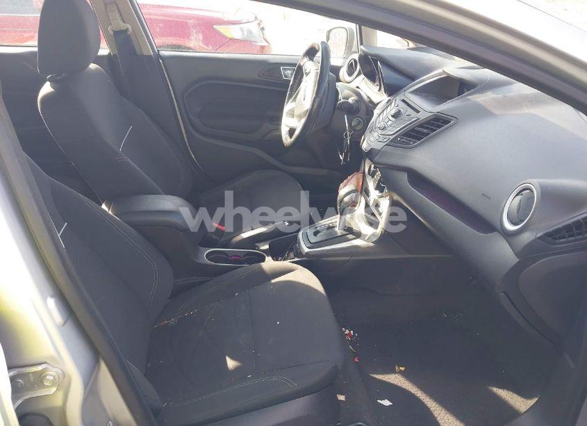 Photo 5 of 2014 Ford Fiesta SE (VIN 3FADP4EJ1EM140025)