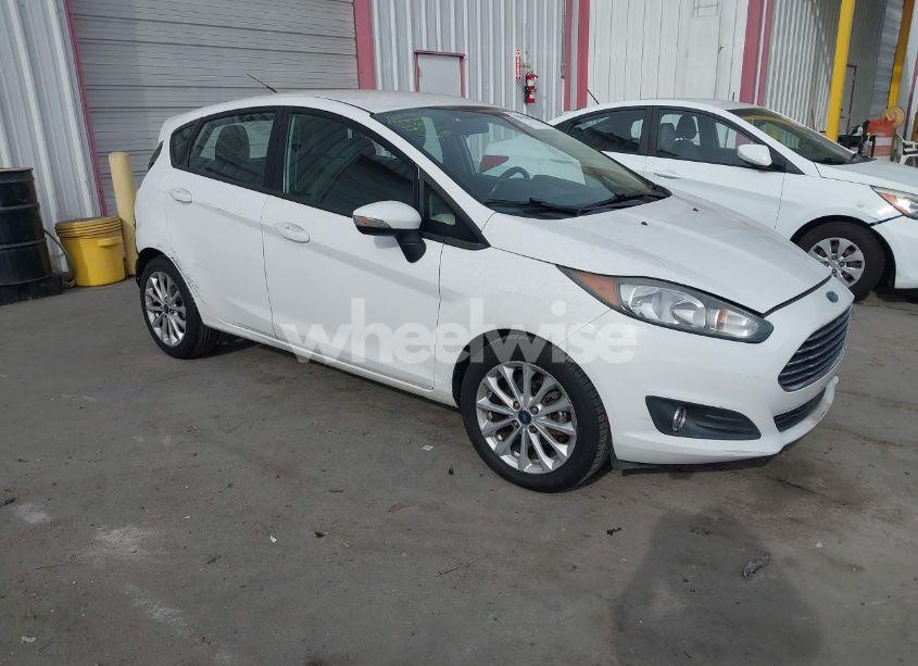 2014 Ford Fiesta SE (VIN 3FADP4EJ1EM201096) main photo