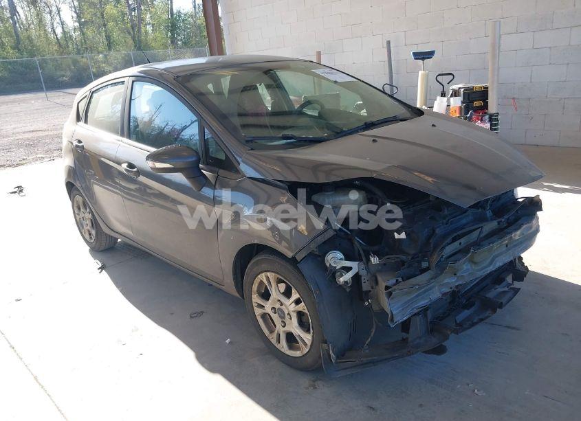 2016 Ford Fiesta SE (VIN 3FADP4EJ1GM108307) main photo