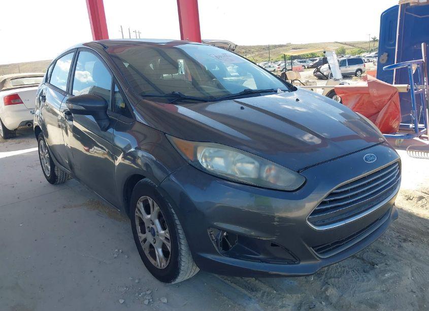 2016 Ford Fiesta SE (VIN 3FADP4EJ1GM112261) main photo