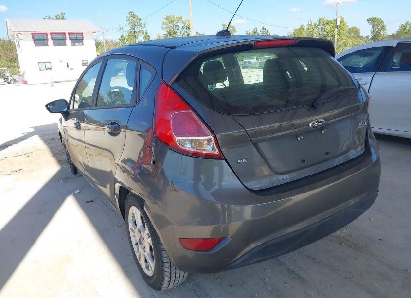 Photo 3 of 2016 Ford Fiesta SE (VIN 3FADP4EJ1GM112261)
