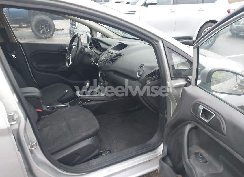 Photo 5 of 2016 Ford Fiesta SE (VIN 3FADP4EJ1GM136625)