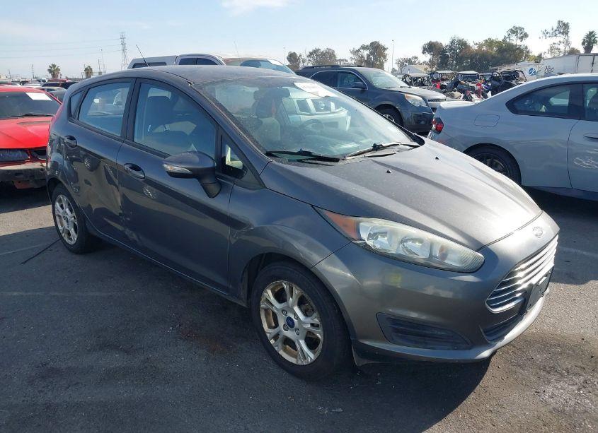 2016 Ford Fiesta SE (VIN 3FADP4EJ1GM158267) main photo