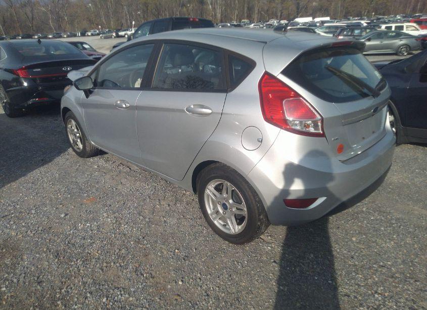 Photo 3 of 2019 Ford Fiesta SE (VIN 3FADP4EJ1KM144653)