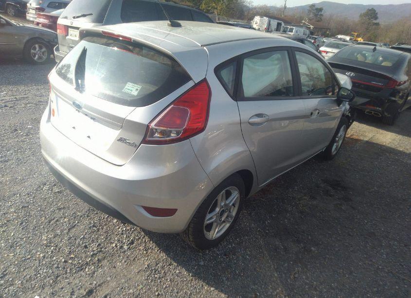 Photo 4 of 2019 Ford Fiesta SE (VIN 3FADP4EJ1KM144653)