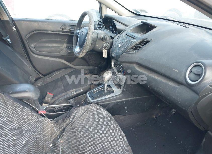 Photo 5 of 2019 Ford Fiesta SE (VIN 3FADP4EJ1KM154082)