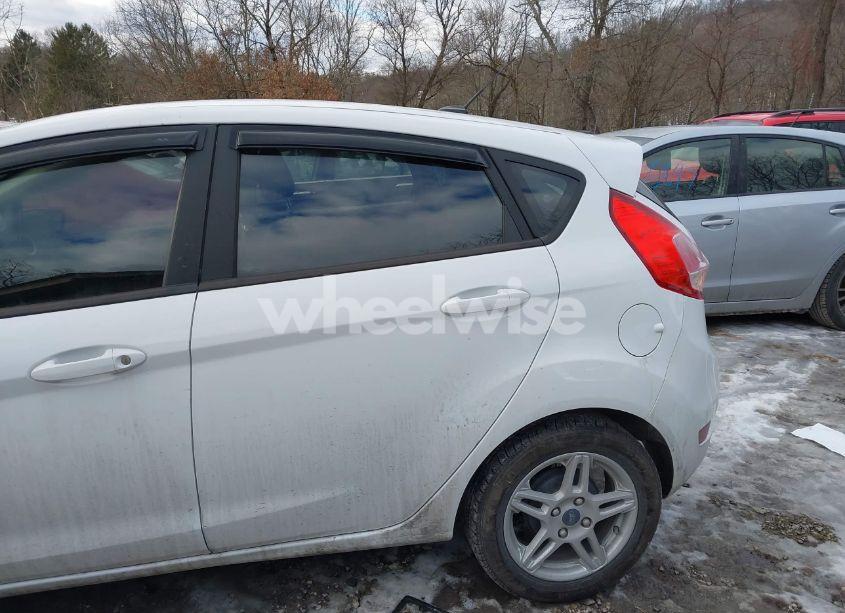 Photo 12 of 2019 Ford Fiesta SE (VIN 3FADP4EJ1KM162313)