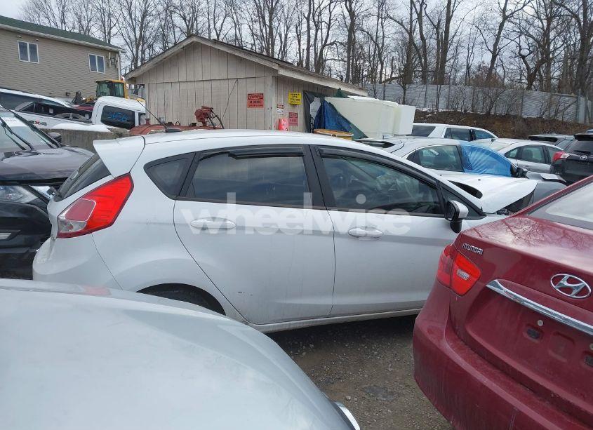 Photo 14 of 2019 Ford Fiesta SE (VIN 3FADP4EJ1KM162313)