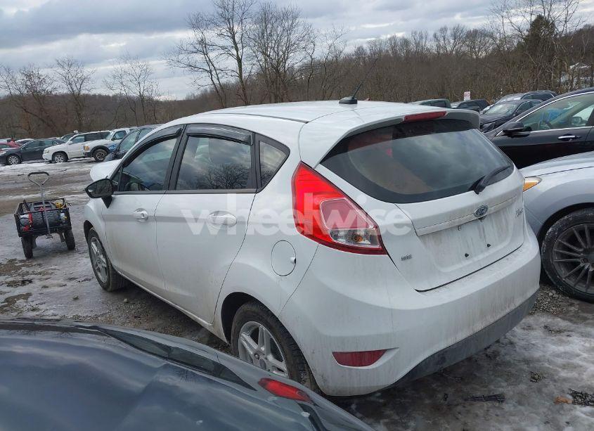 Photo 3 of 2019 Ford Fiesta SE (VIN 3FADP4EJ1KM162313)