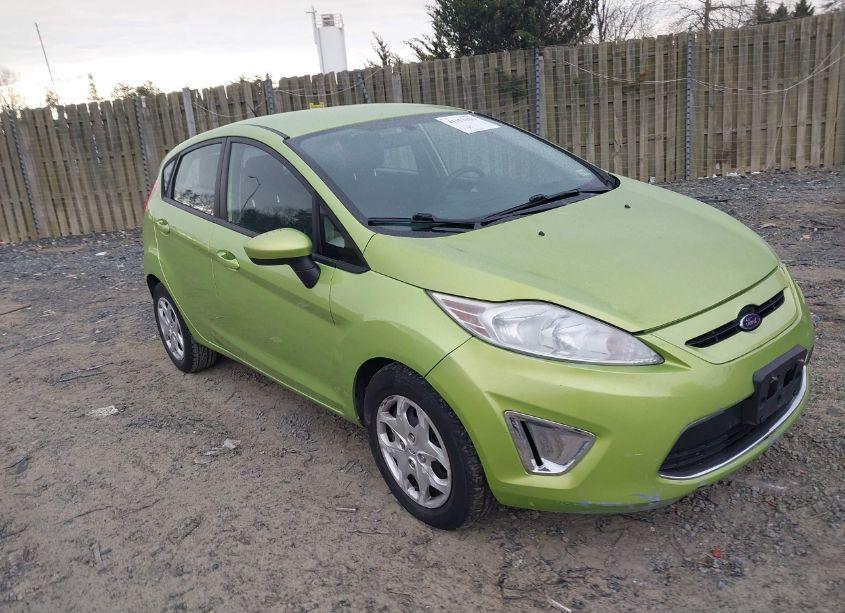 2011 Ford Fiesta SE (VIN 3FADP4EJ2BM142149) main photo