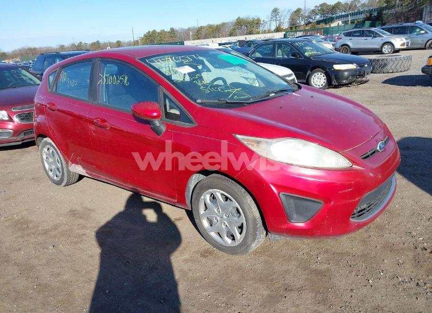 2011 Ford Fiesta SE (VIN 3FADP4EJ2BM166600) main photo