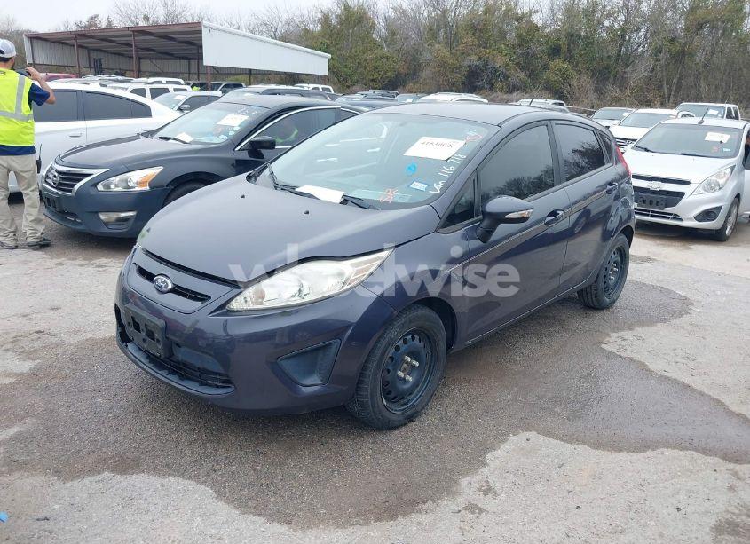 Photo 2 of 2013 Ford Fiesta SE (VIN 3FADP4EJ2DM116718)