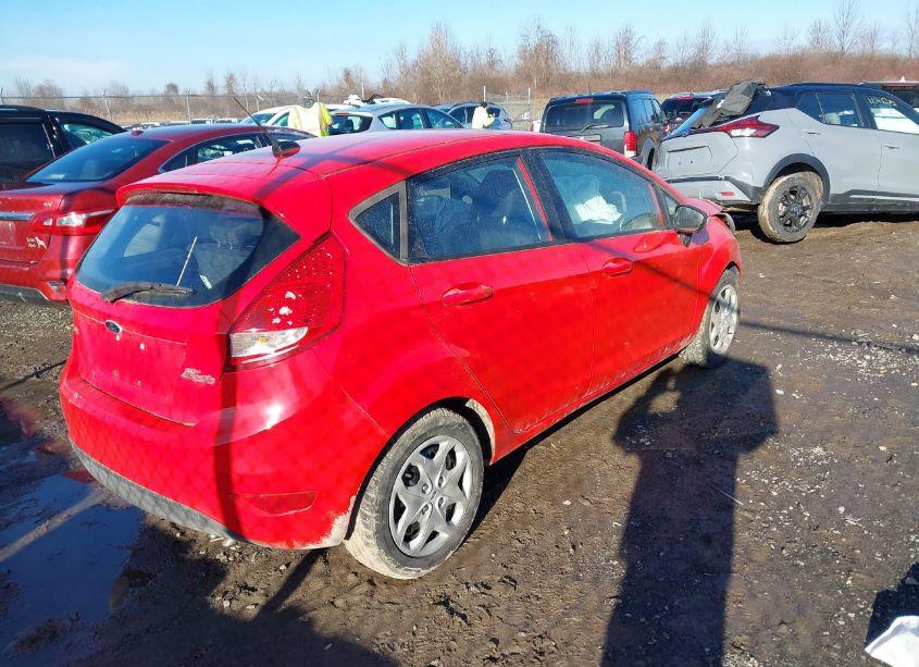 Photo 4 of 2013 Ford Fiesta SE (VIN 3FADP4EJ2DM118968)