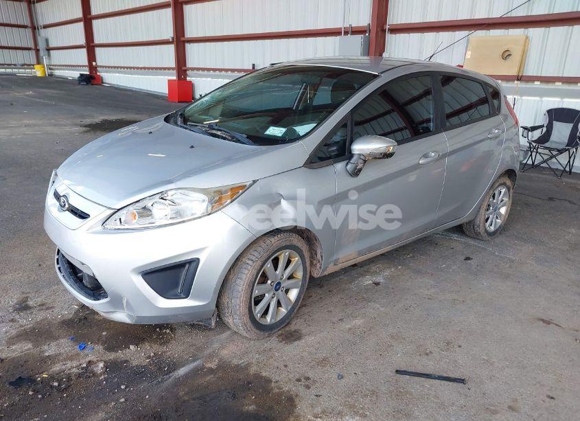 Photo 2 of 2013 Ford Fiesta SE (VIN 3FADP4EJ2DM173842)