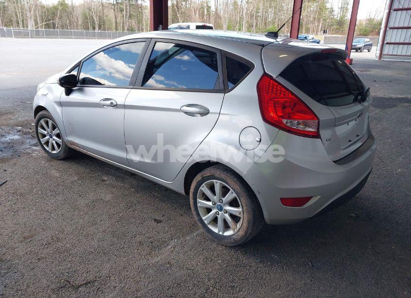 Photo 3 of 2013 Ford Fiesta SE (VIN 3FADP4EJ2DM173842)
