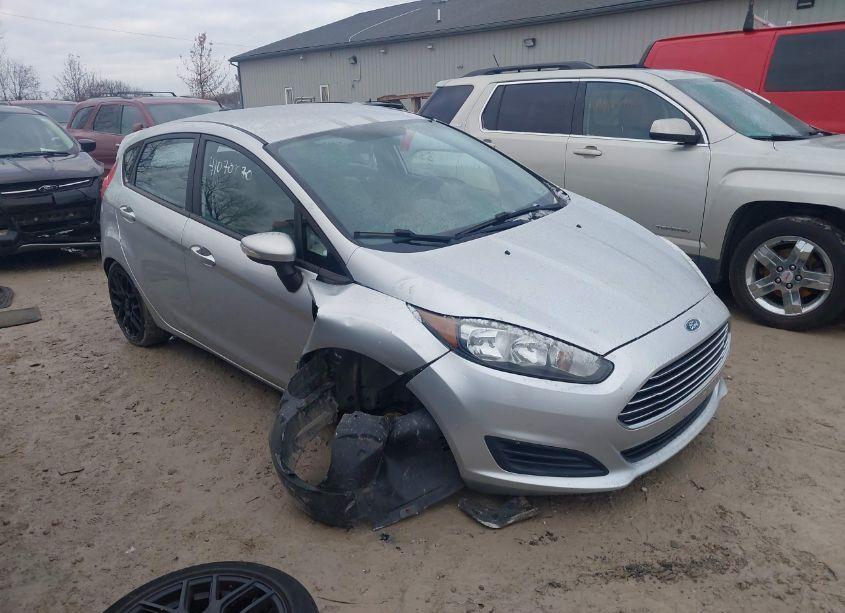 2014 Ford Fiesta SE (VIN 3FADP4EJ2EM103081) main photo